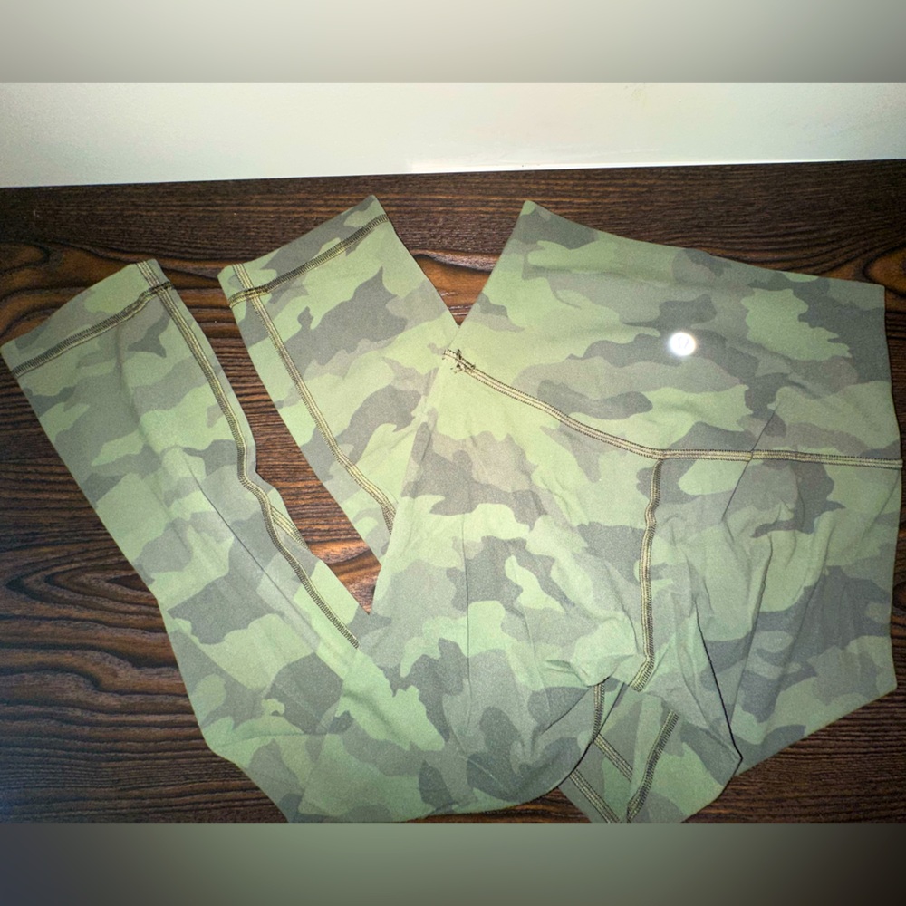 Green Camouflage Lululemon Cropped Leggings